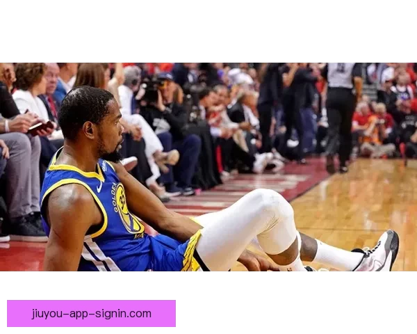 小卡手腕伤势加重仍坚守赛场 对猛龙比赛中受伤不得不硬撑